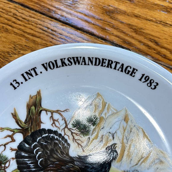 Vintage Rolf Tremmel wildlife  plates.  Dated 1983. Listing for all 3. - Picture 4 of 8